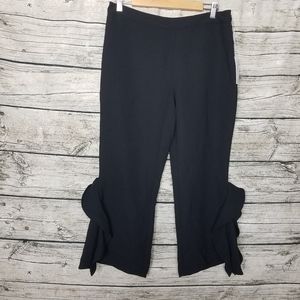 Chelsea 28 Black Crop Size M.Waist approx: 15 inches Inseam approx: 23 inches